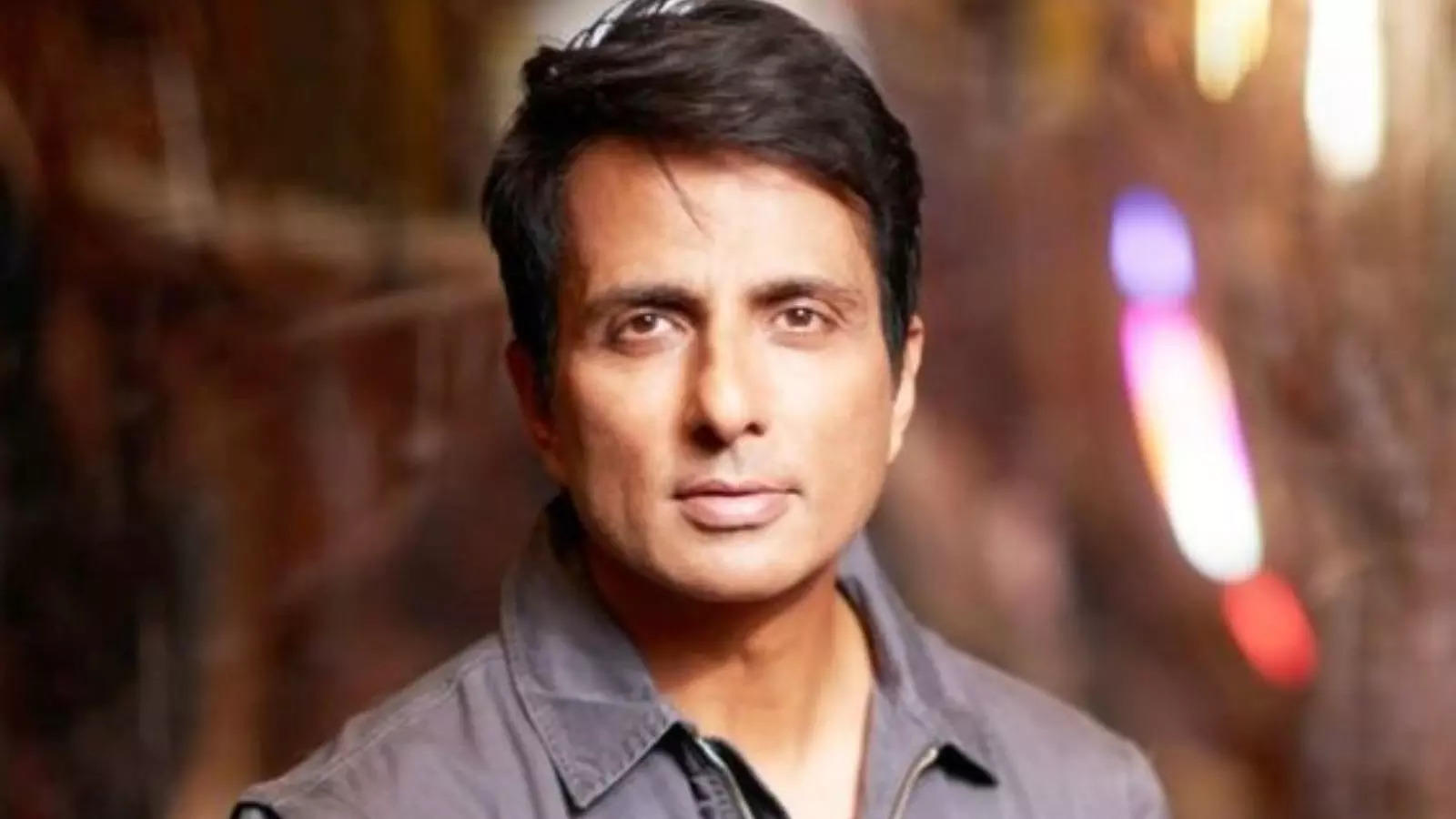 Just 9483 Unread Messages In 61 Hours Sonu Sood After His BLOCKED WhatsApp Gets Retrieved