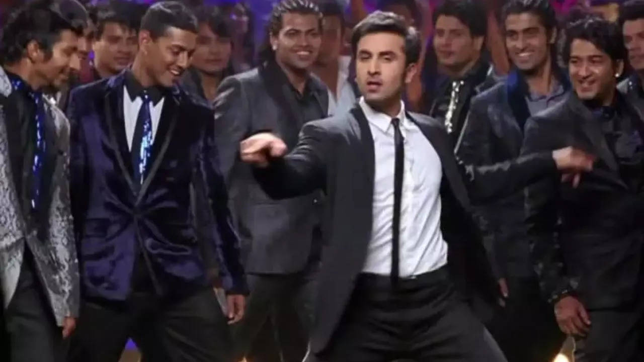 3 Badtameez Dil from emYeh Jawaani Hai Deewaniem