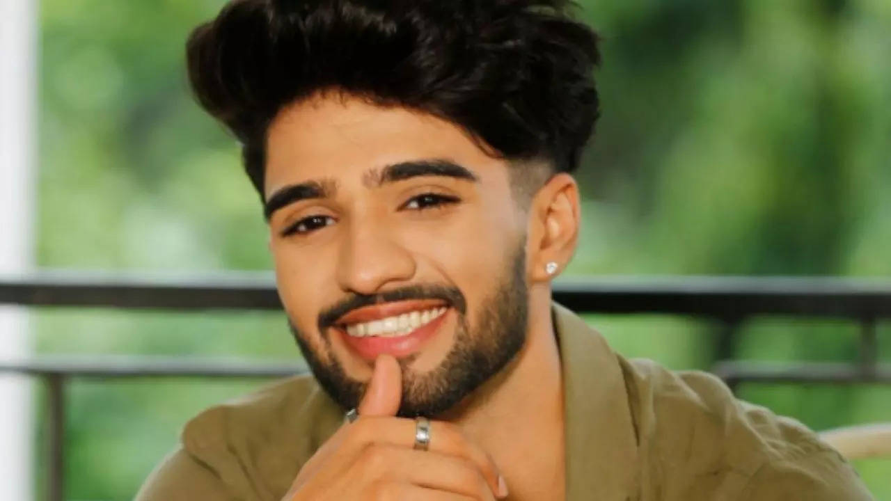 Bigg Boss OTT's Zeeshan Khan reveals facing casting couch; says director  asked him to remove his pants
