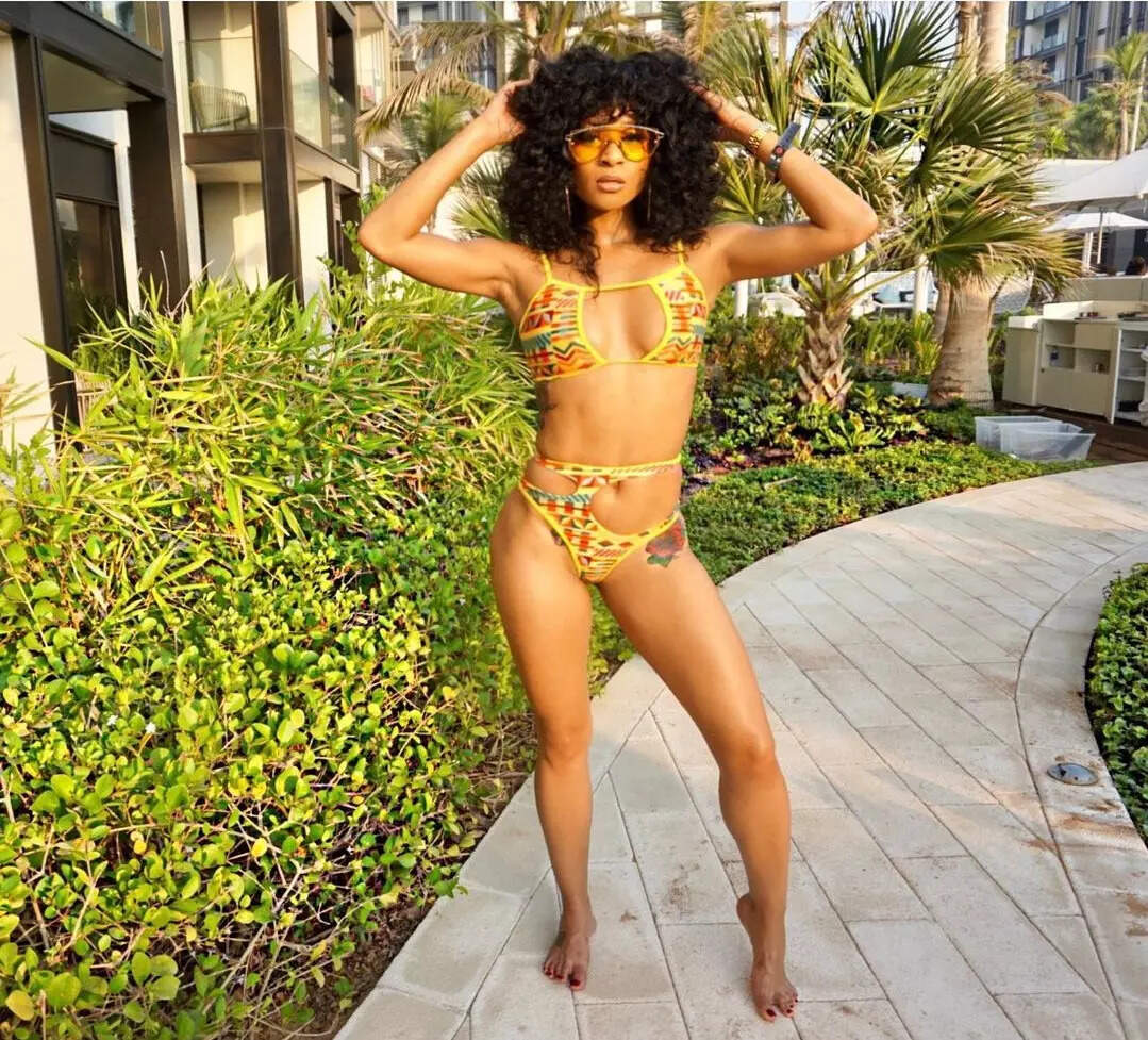 Pretty vee nude