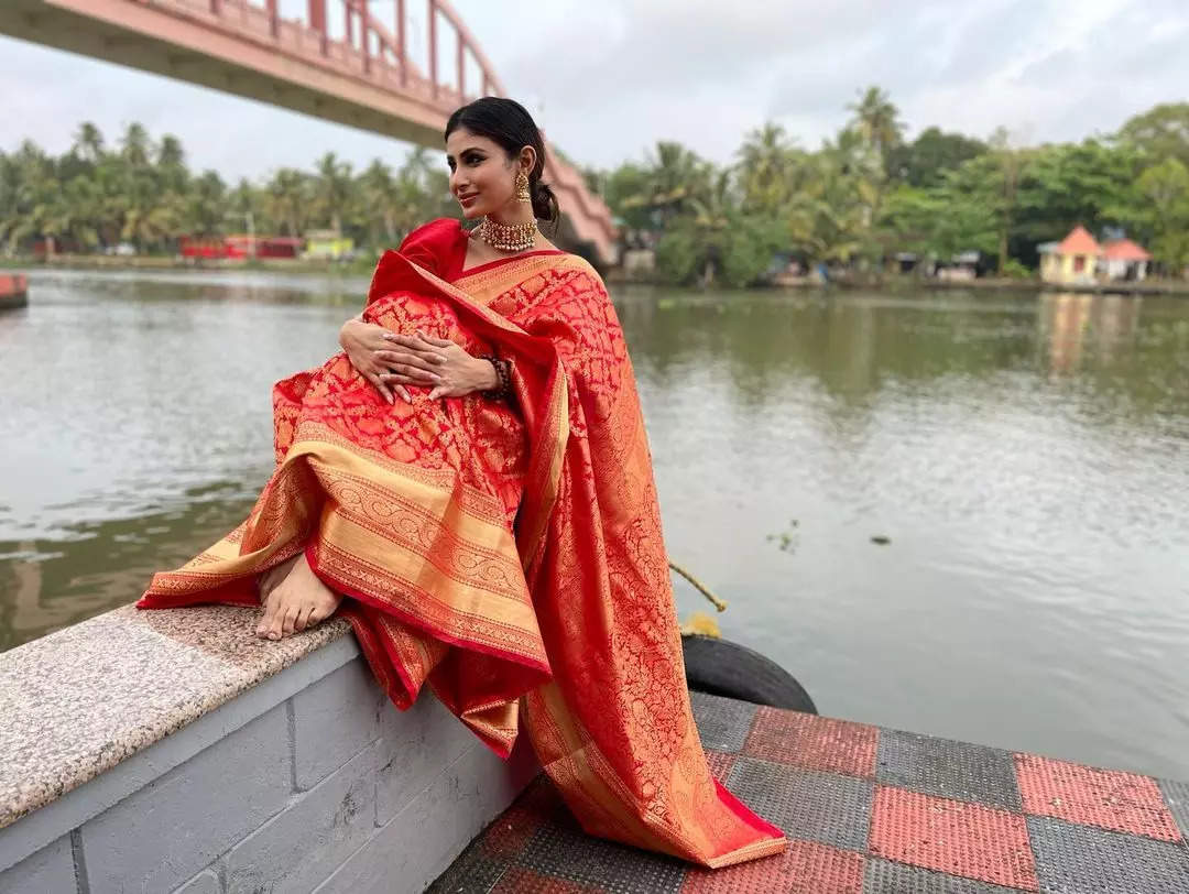 Mouni Roy pics saree pics Archives | Telugu Rajyam Photos