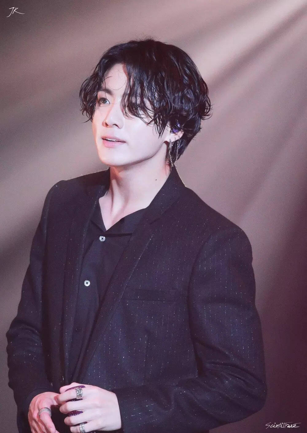 jungkook wearing black shirt