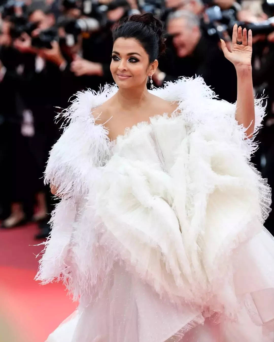 Aishwarya Rai Bachchan birthday: 10 memorable red carpet moments of the ...