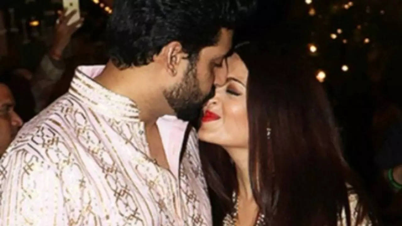 Abhishek Bachchan Shares Stunning Pic Of Aishwarya Rai With Sweetest ...