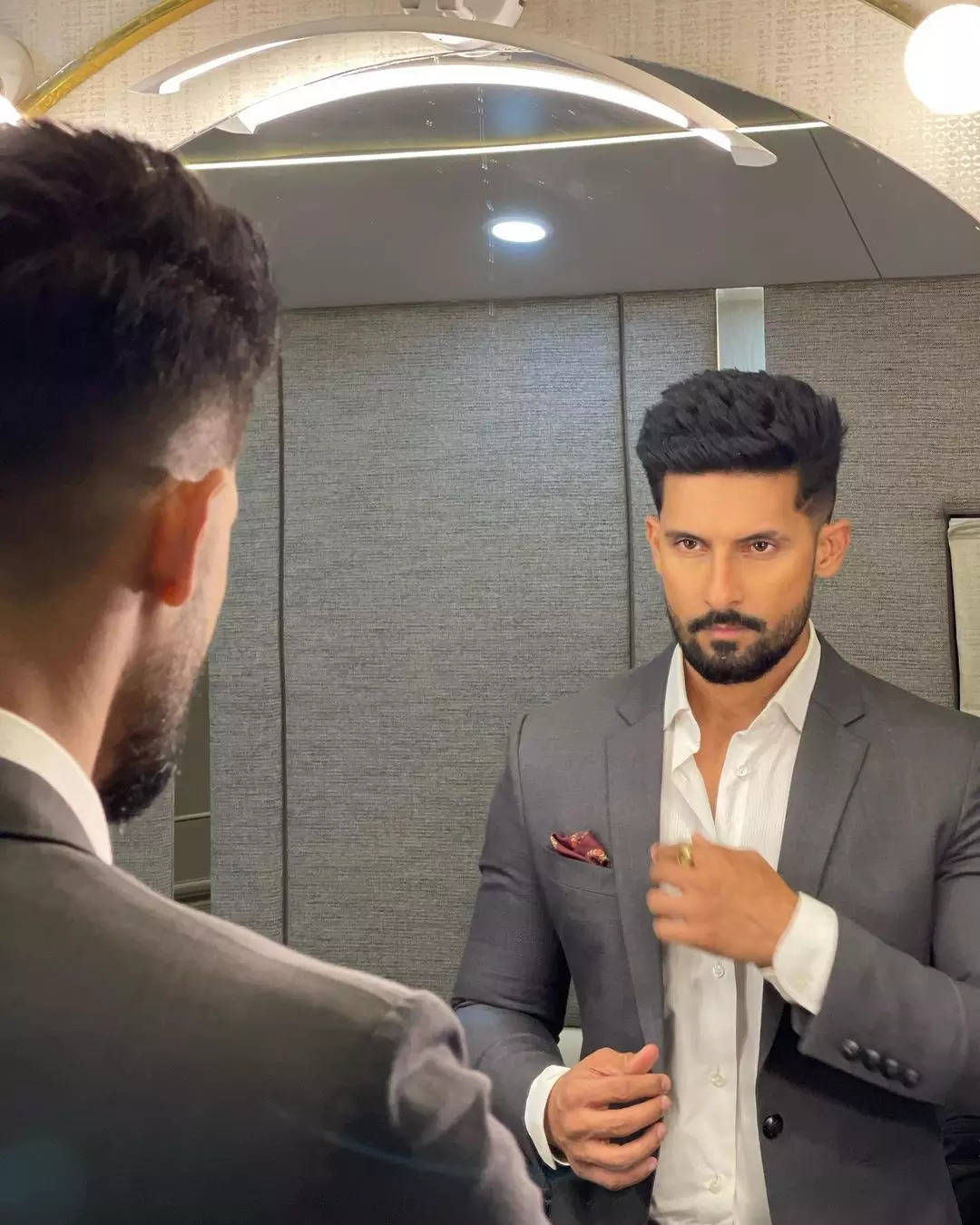 Ravi Dubey : Latest News, Videos and Photos on Ravi Dubey - India.Com News