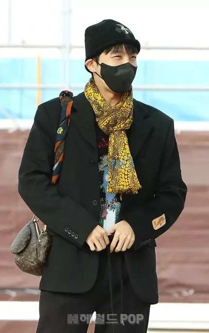 Ducktan makes a comeback! This time as part of BTS member J-Hope's uber  pricey airport ensemble worth Rs 9 lakh, Korean News