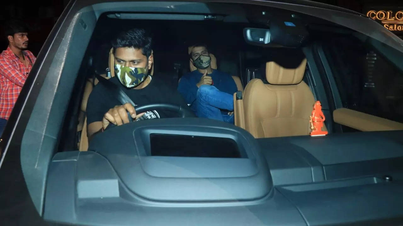 Ahead of the royal wedding Vicky Kaushal gets papped after midnight as he leaves ladylove Katrina Kaif39s residence - PHOTOS