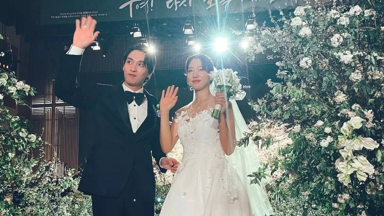 Park Shin Hye Ties The Knot With Choi Tae Joon In An Intimate Ceremony Lee Min Ho Congratulates 5476