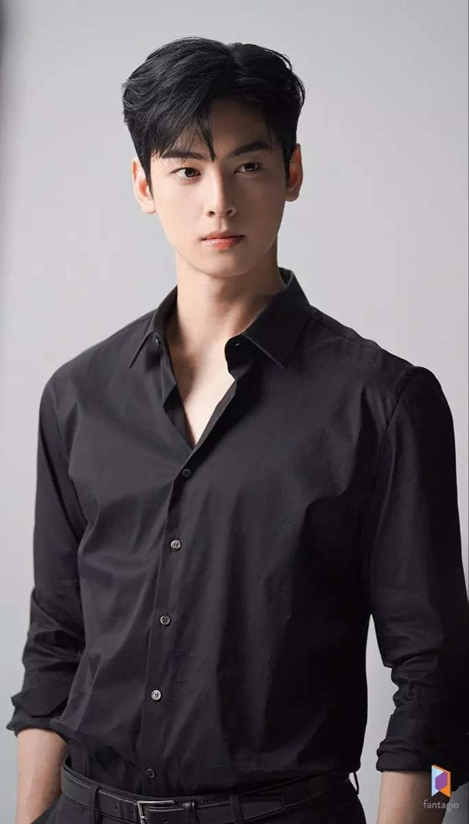 Astro's Cha Eunwoo is a sight for sore eyes in all-black; take a look,  Korean News