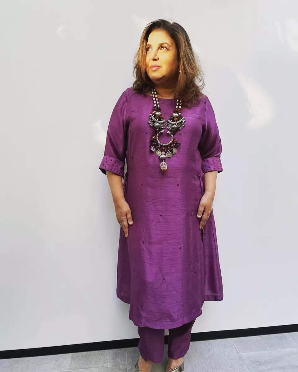 Farah Khan Kunder looking spectacular in this Amoh by JADEs Banarasi  kurtaHere is what she has to say about her look Th  Fashion Cool  outfits Fashion design