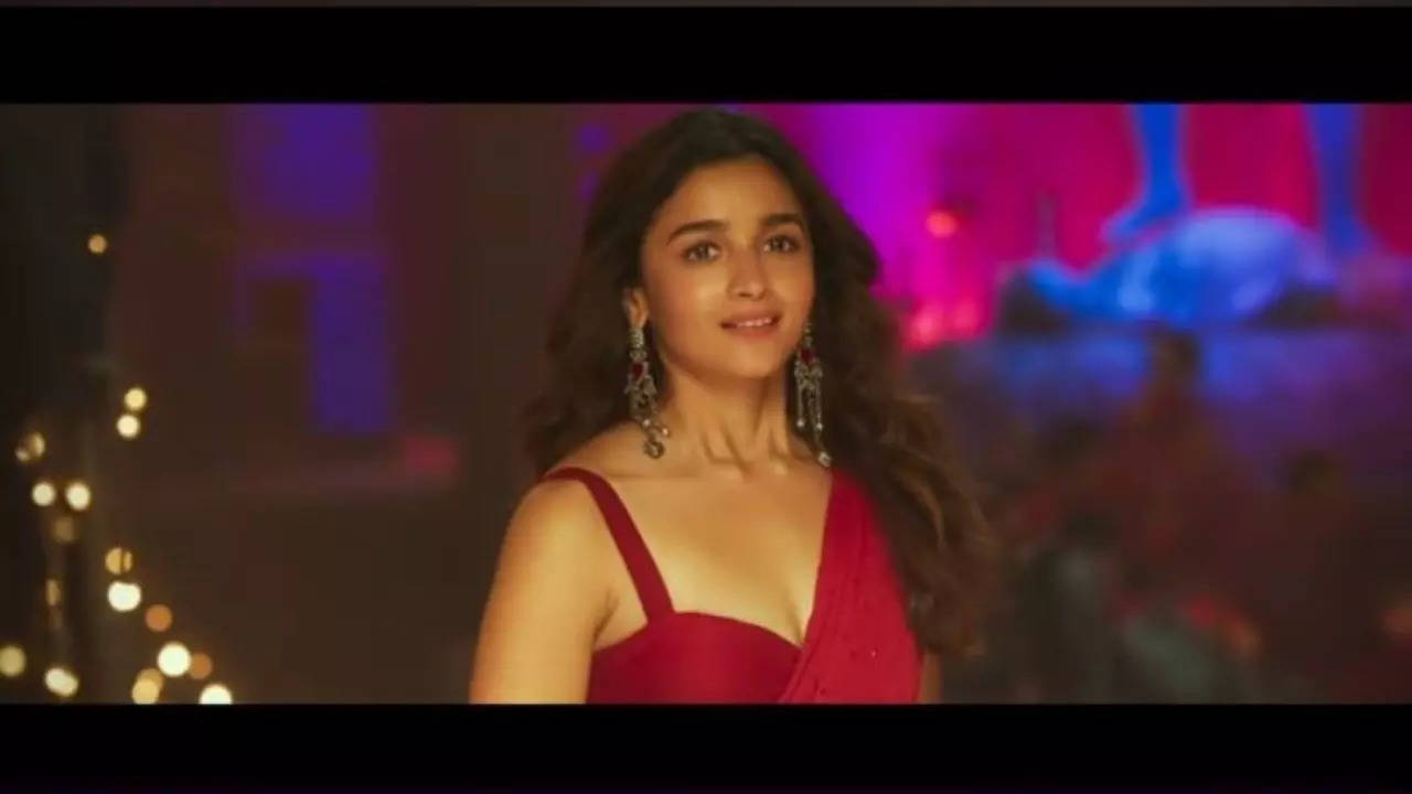 Alia: Brahmastra teaser: Alia Bhatt introduces fans to Isha as makers  release intriguing First Look -WATCH, Bollywood News | Zoom TV