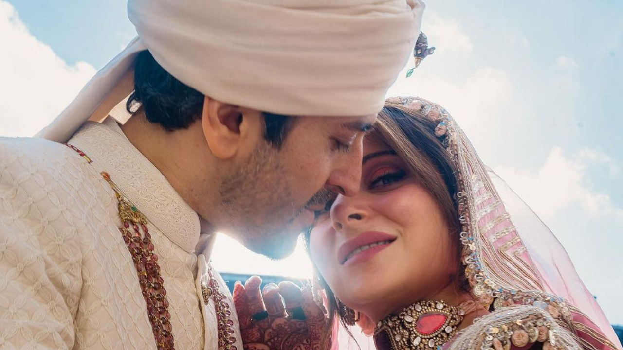 Kanika Kapoor reveals husband Gautam Hathiramani 'rolled his eyes' when she  asked him to marry her in 2014