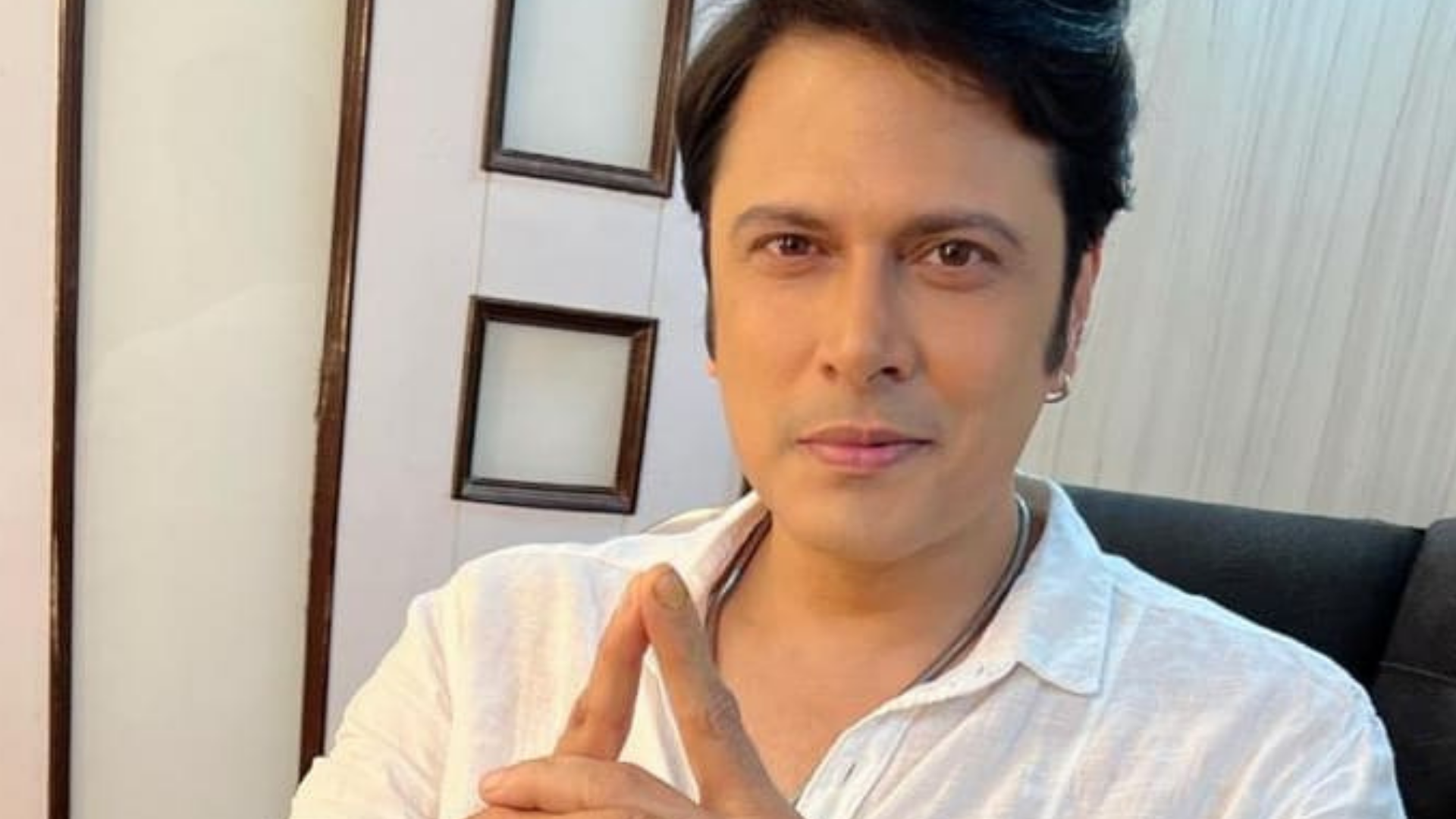 Appnapan actor Cezanne Khan opens up about his special connection with Ekta Kapoor, says "she gave me my biggest break", Telly Talk News | Zoom TV