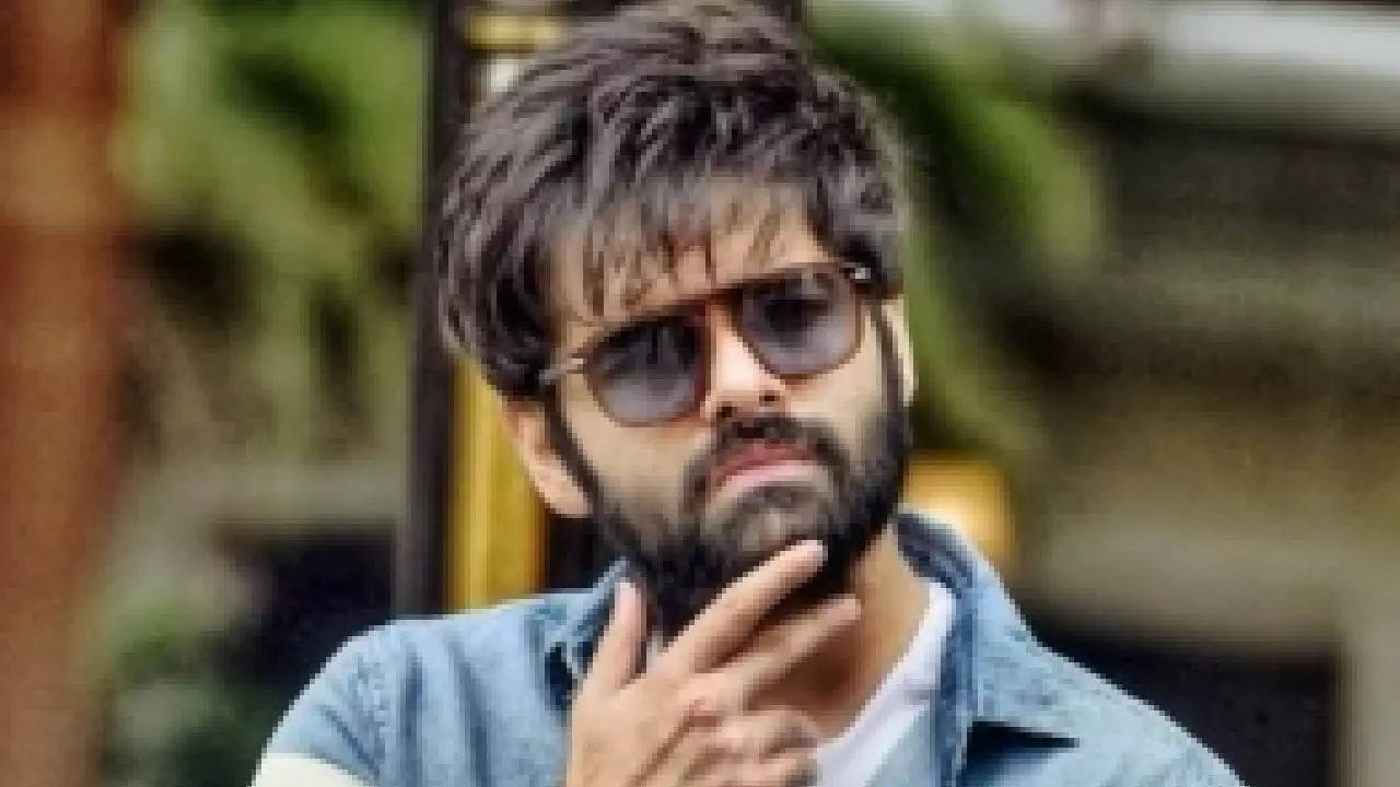 Pushpa director Sukumar behind Ram Pothineni's chain-smoking; actor says,  'He was not satisfied with the way...'