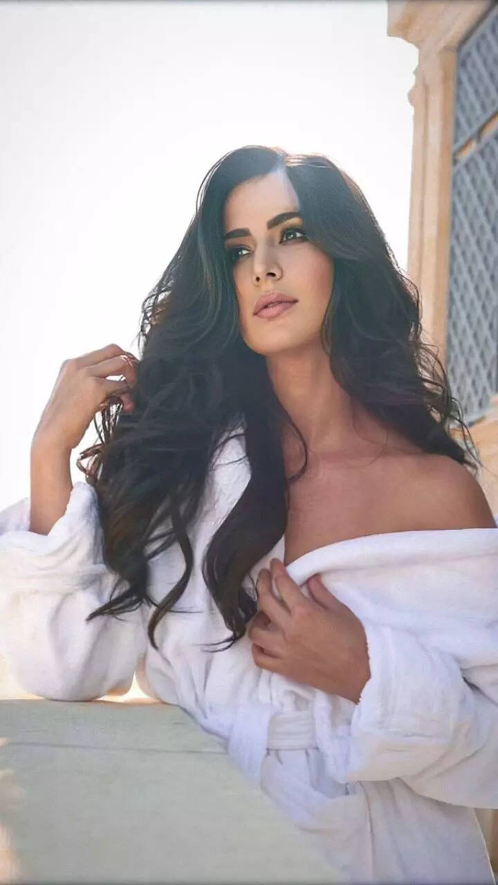 All the times actresses posed in bathrobes