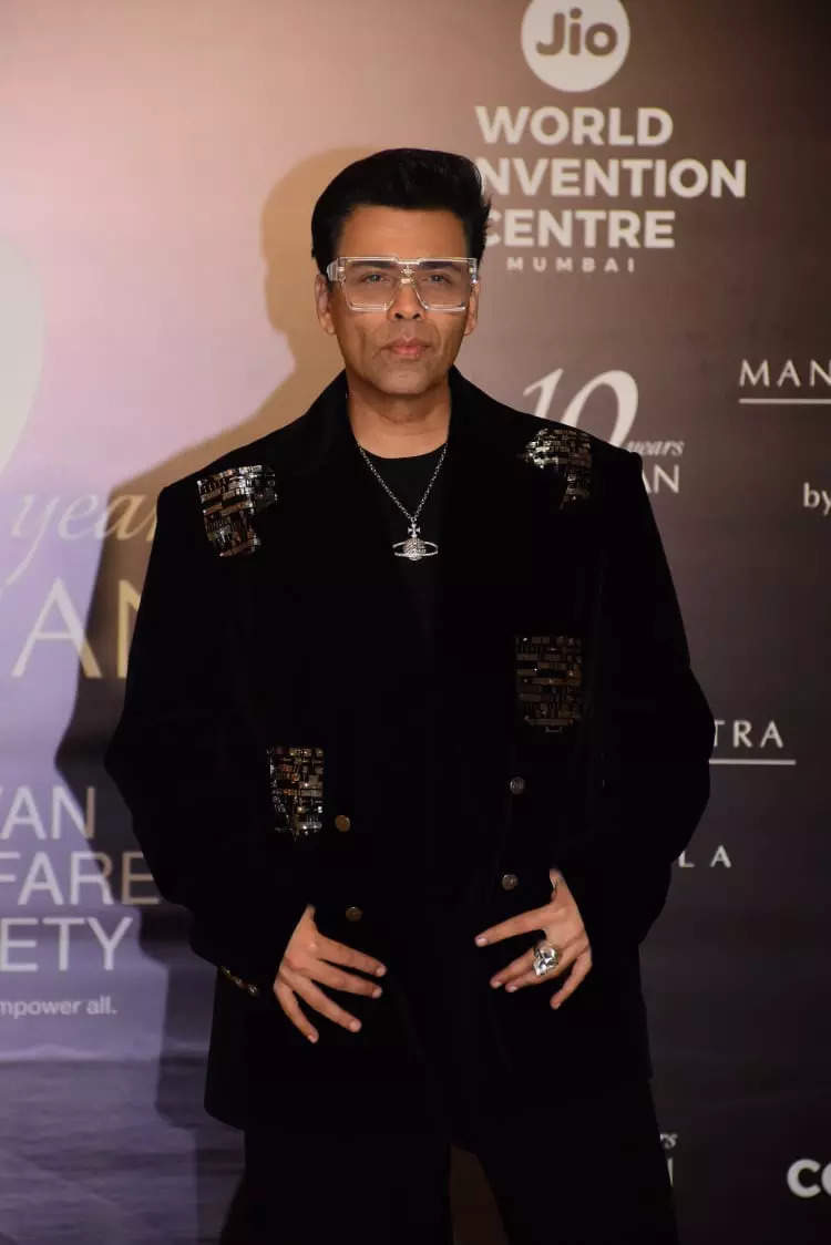 Karan Johar, Gauri Khan and more arrive at Manish Malhotra's Mijwan ...