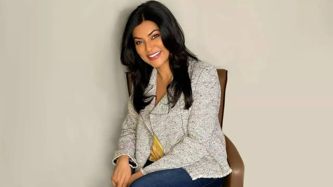 Sushmita Sen gets special surprise as she returns home after almost a month of travel I want you all to