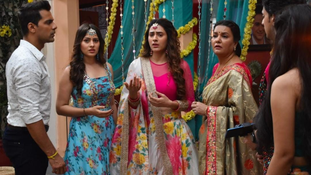 Woh To Hai Albelaa Written Updates, August 15, 2022: Saroj gets upset with Kanha