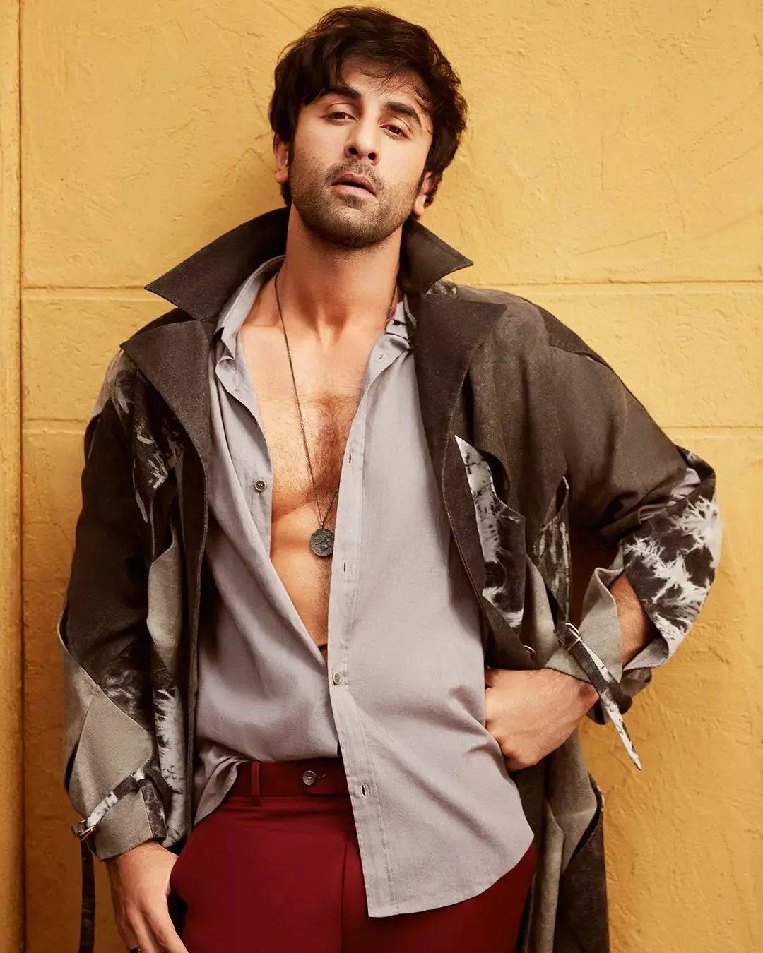 Pin by Punithvirat on Ranbir kapoor in 2023  Mens fashion chinos, Stylish  mens outfits, Stylish men