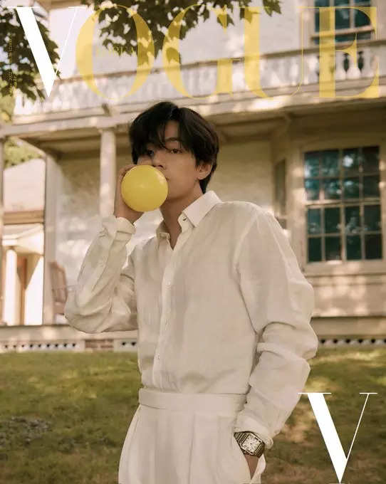 BTS' V x Cartier For VOGUE Korea