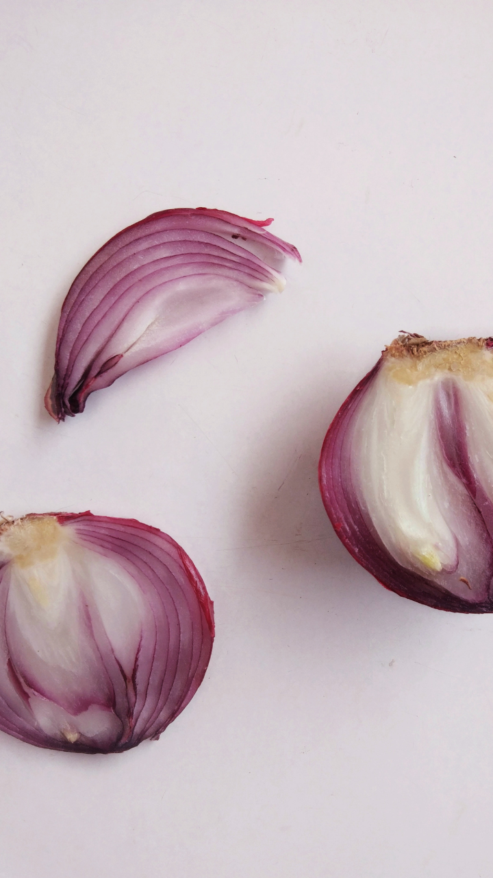 How Onions Can Actually Help Grow Your Hair  Her Style Code