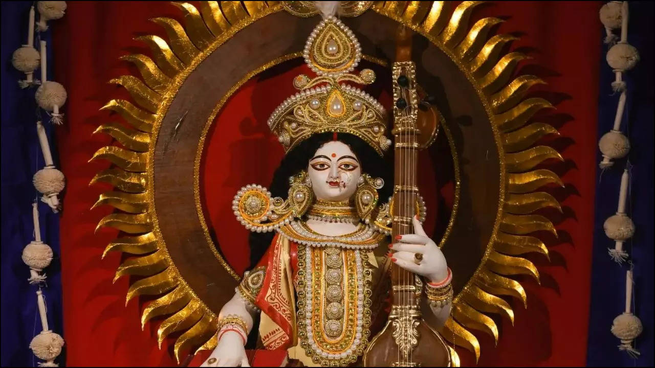 Saraswati Puja 2023: Saraswati Puja decoration ideas at home [VIDEO]