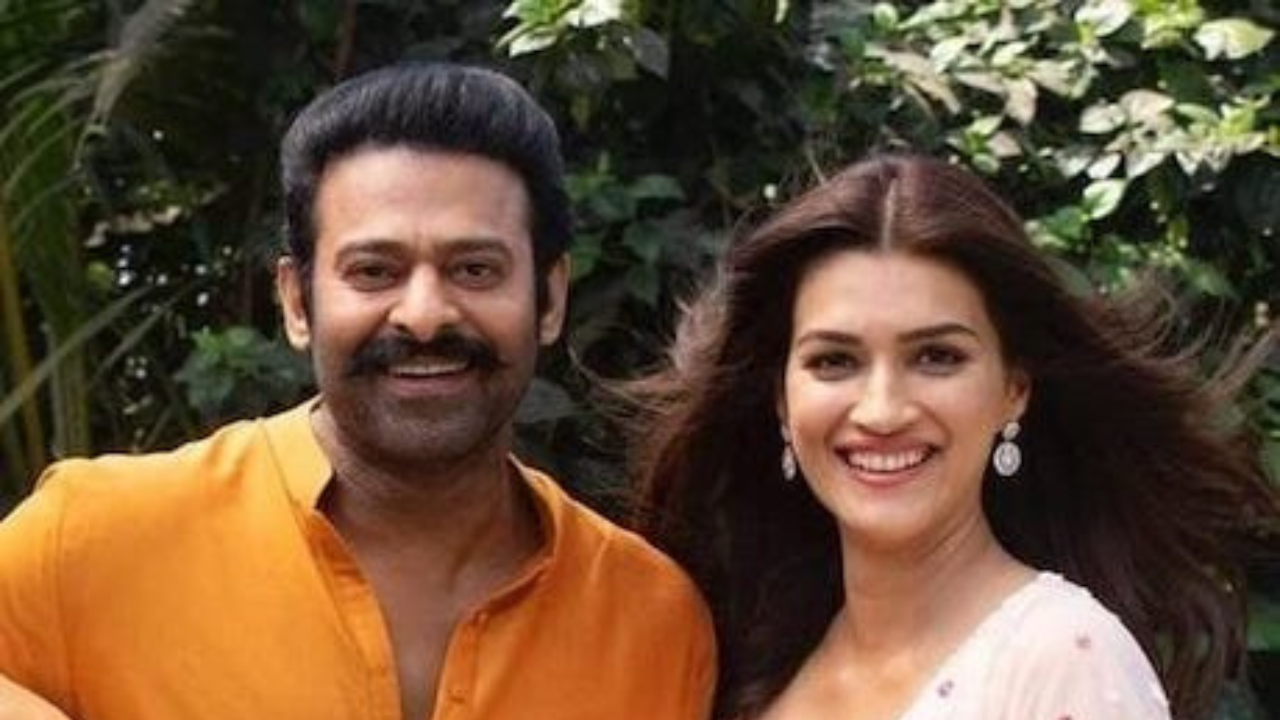 Prabhas, Kriti Sanon to get engaged soon, claims film critic. Twitter reacts (1)