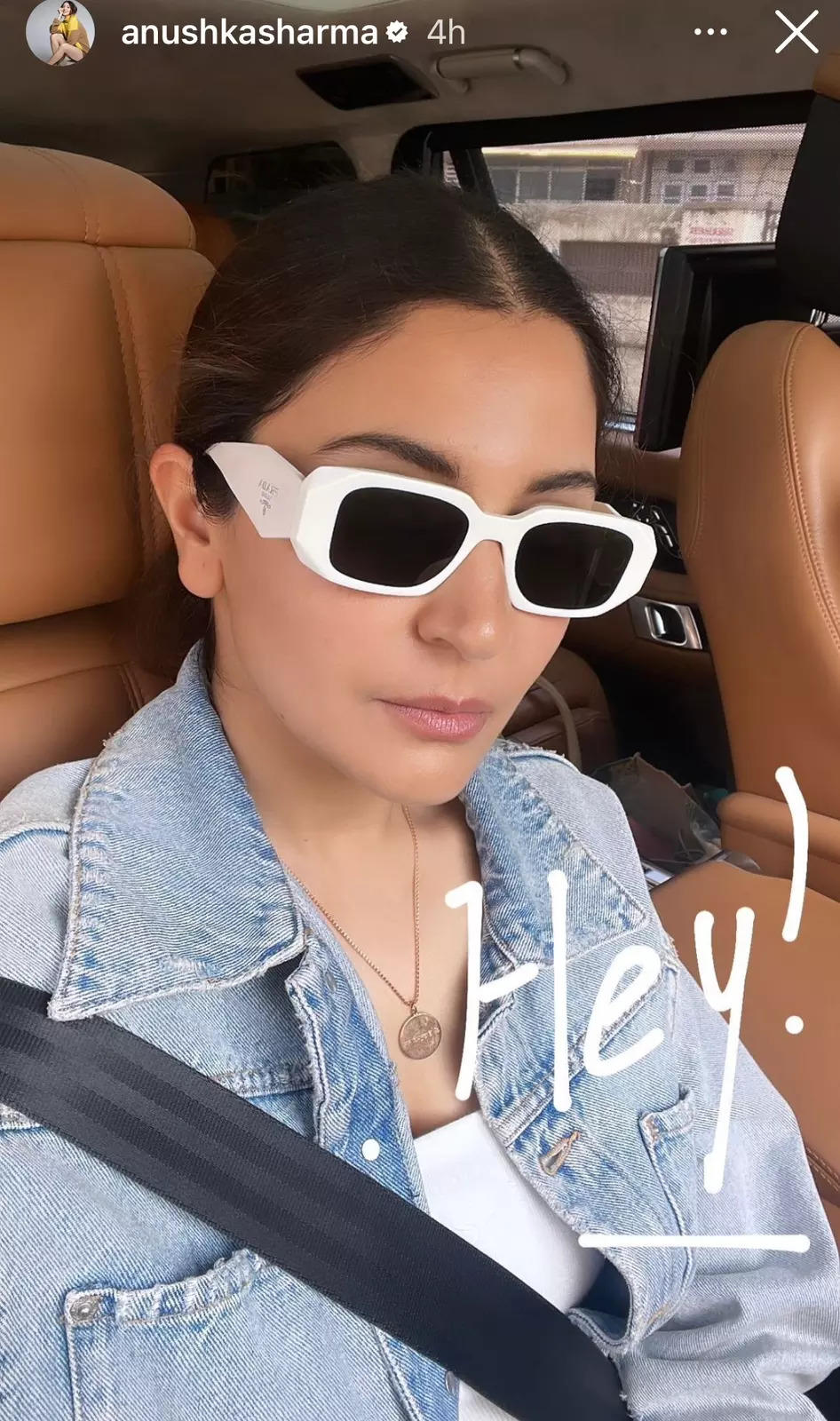 The cost of Anushka Sharma's stylish sturdy white sunglasses in this  no-makeup selfie will blow your mind | Hindi Movie News - Bollywood - Times  of India