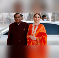 MukeshNita Ambani's driver's per month salary will leave you in awe