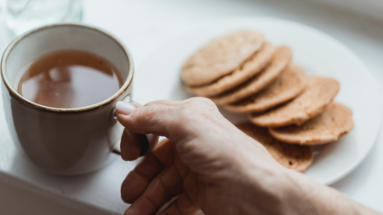 Nutritionist suggests why having chai and biscuit daily might be unhealthy. Pic Credit: Pexels