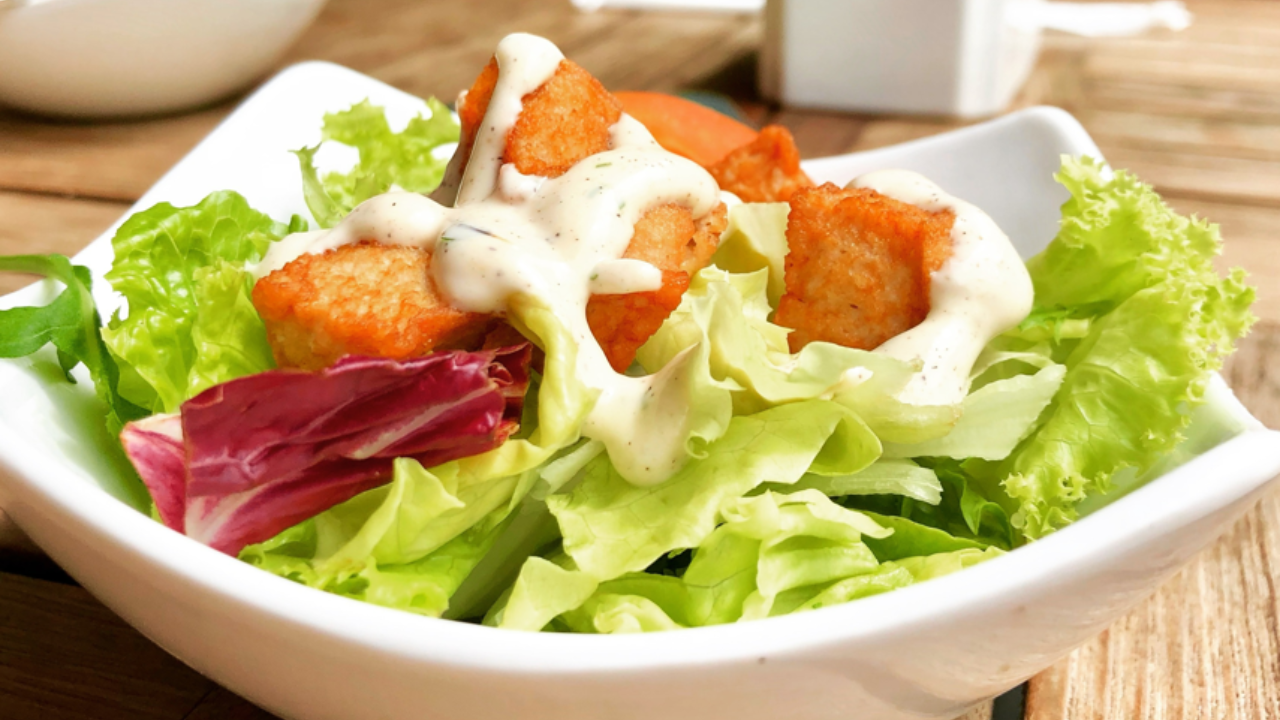 Is eating salads only for dinner healthy. Pic Credit: Pexels