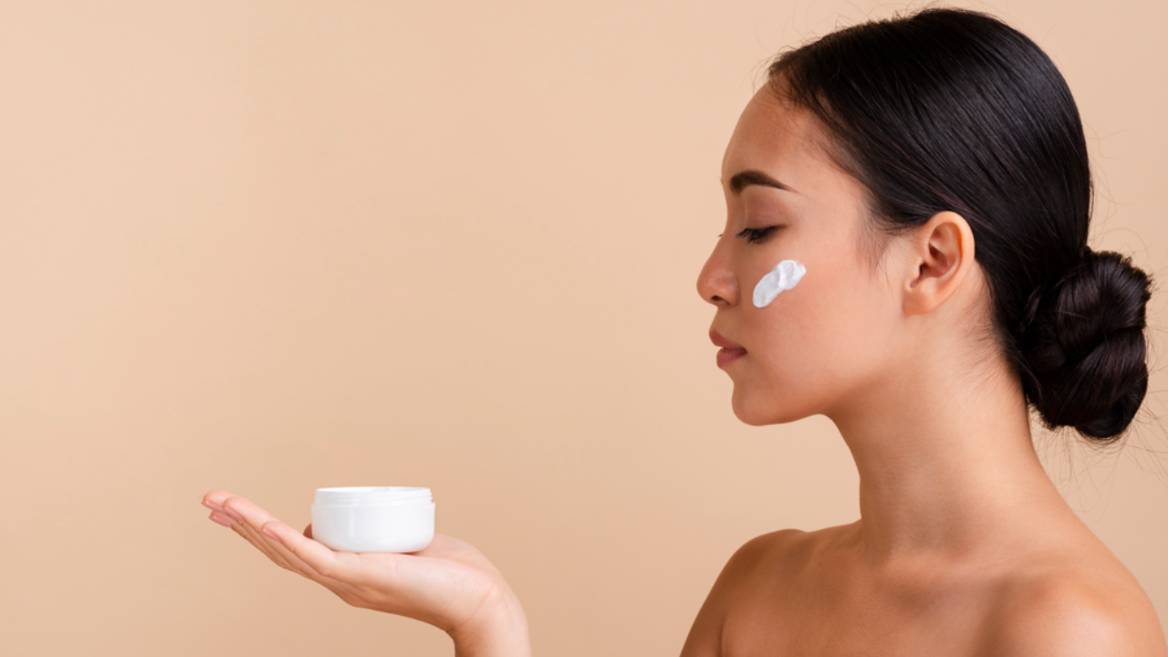 Skincare trends that need to die. Pic Credit: Freepik