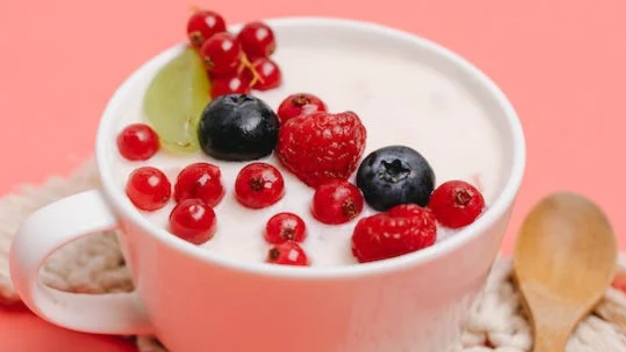 Is It Okay To Mix Yogurt And Fruits? Here’s What Ayurveda Suggests
