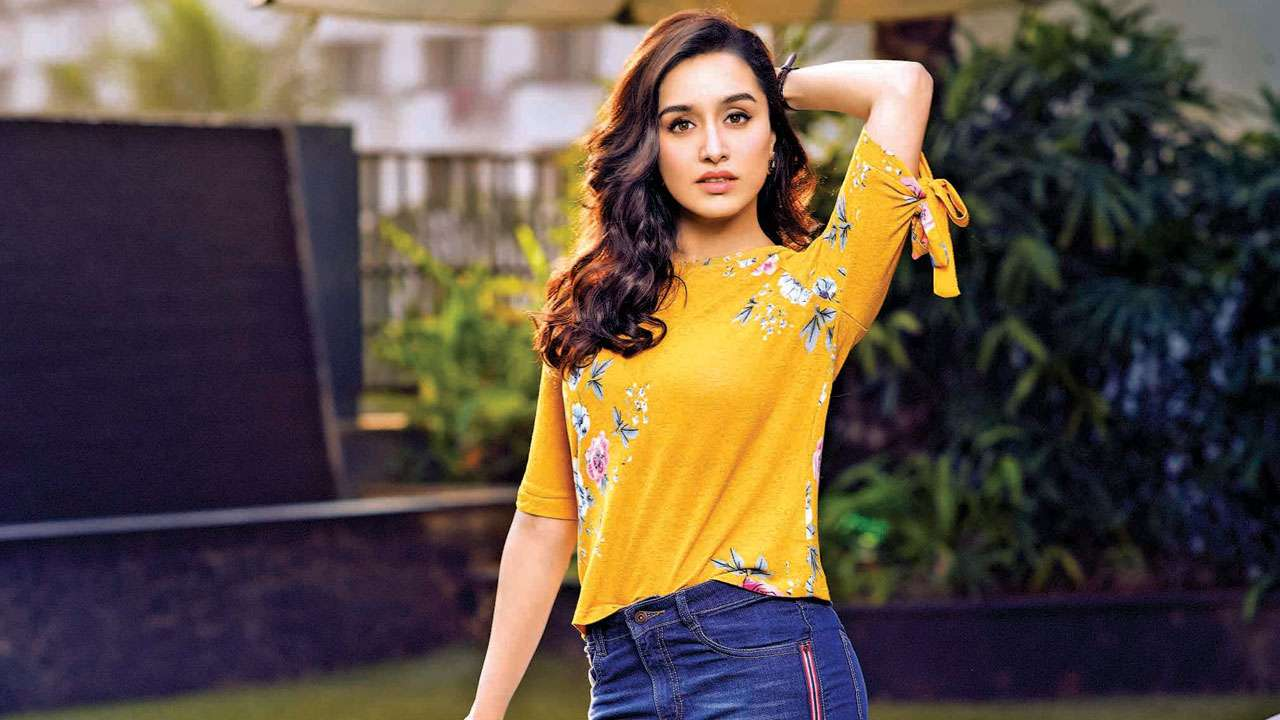 Shraddha Kapoor Chooses Auto Ride Over Her Expensive Car