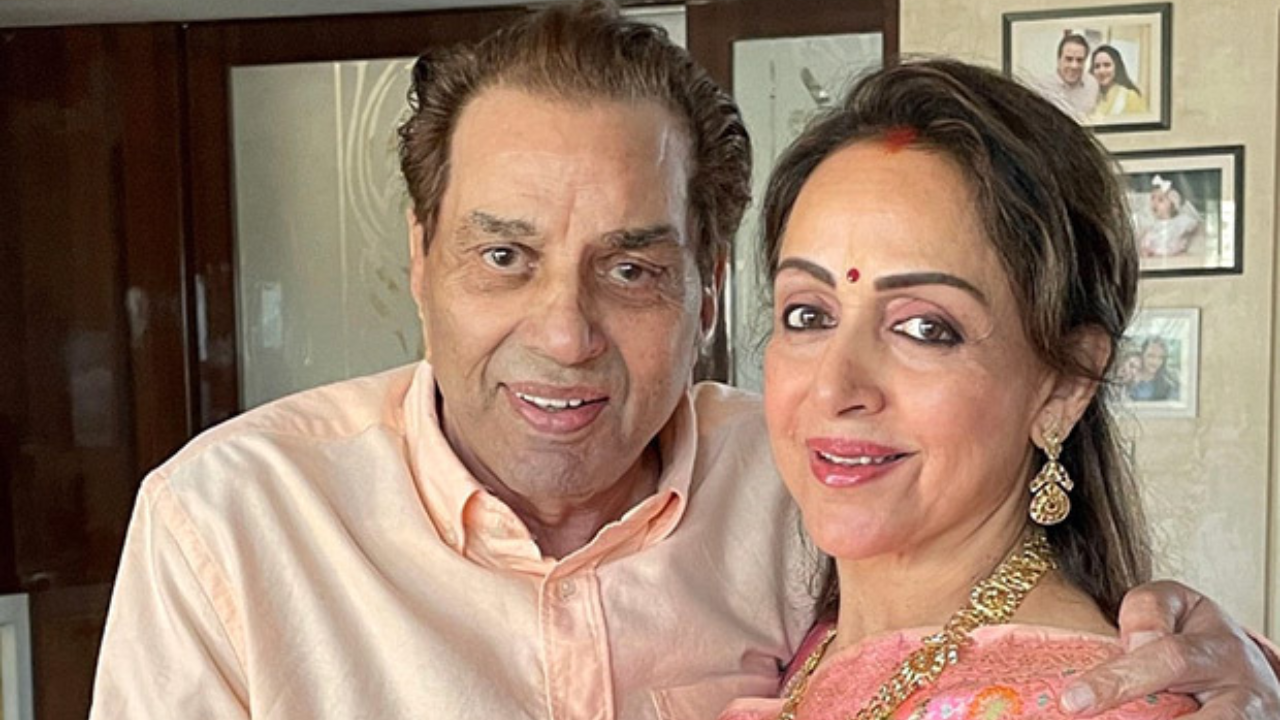 Dharmendra's note of apology for Hema and his daughters