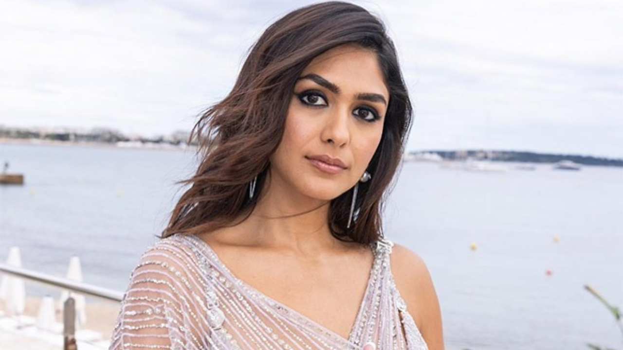 Lust Stories 2 Fame Mrunal Thakur Believes Having Matured Conversations ...