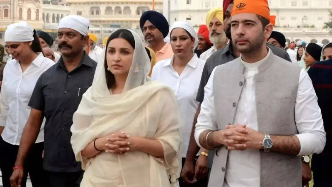 Parineeti Chopra, Raghav Chadha visit Harmandir Sahib