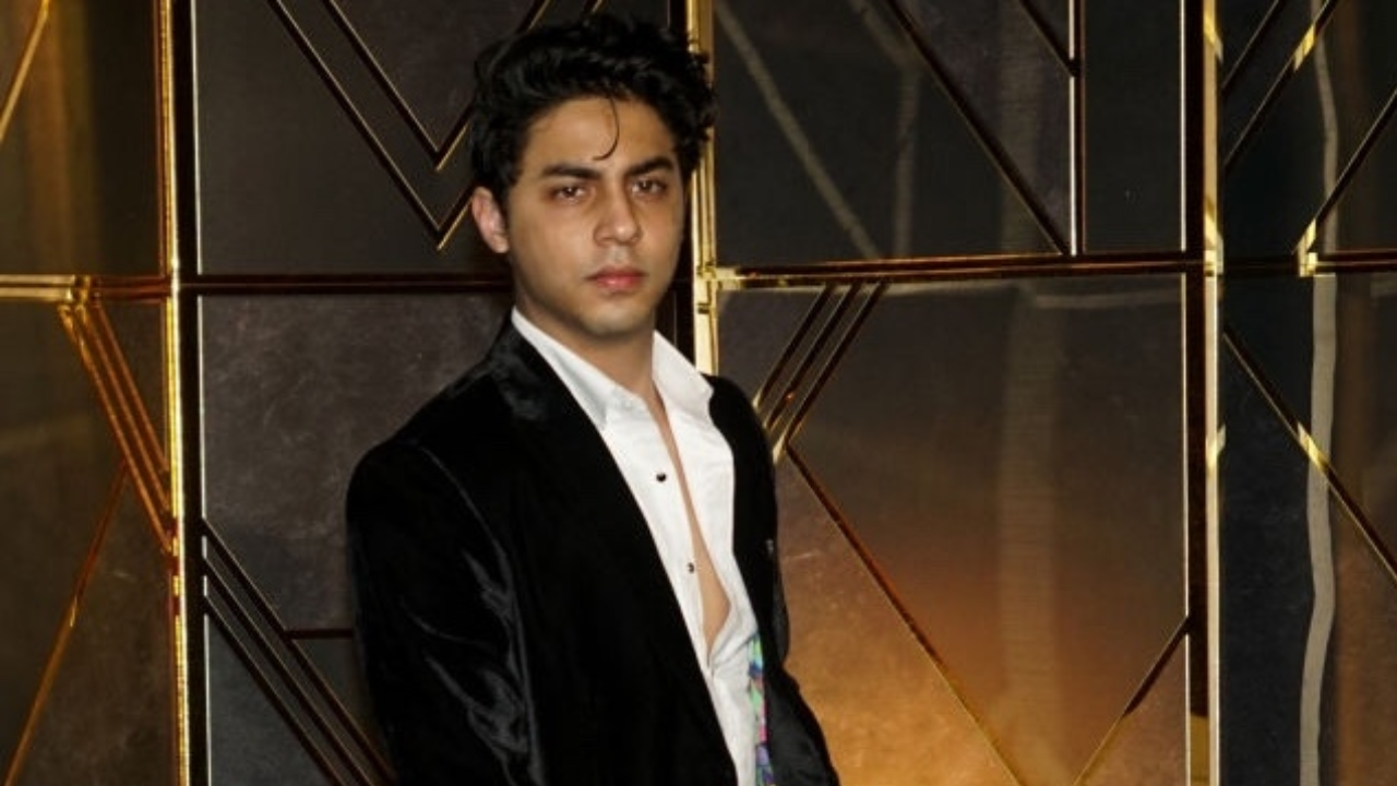 Aryan Khan Starts Shooting Debut Series Stardom, First Pic From Set ...