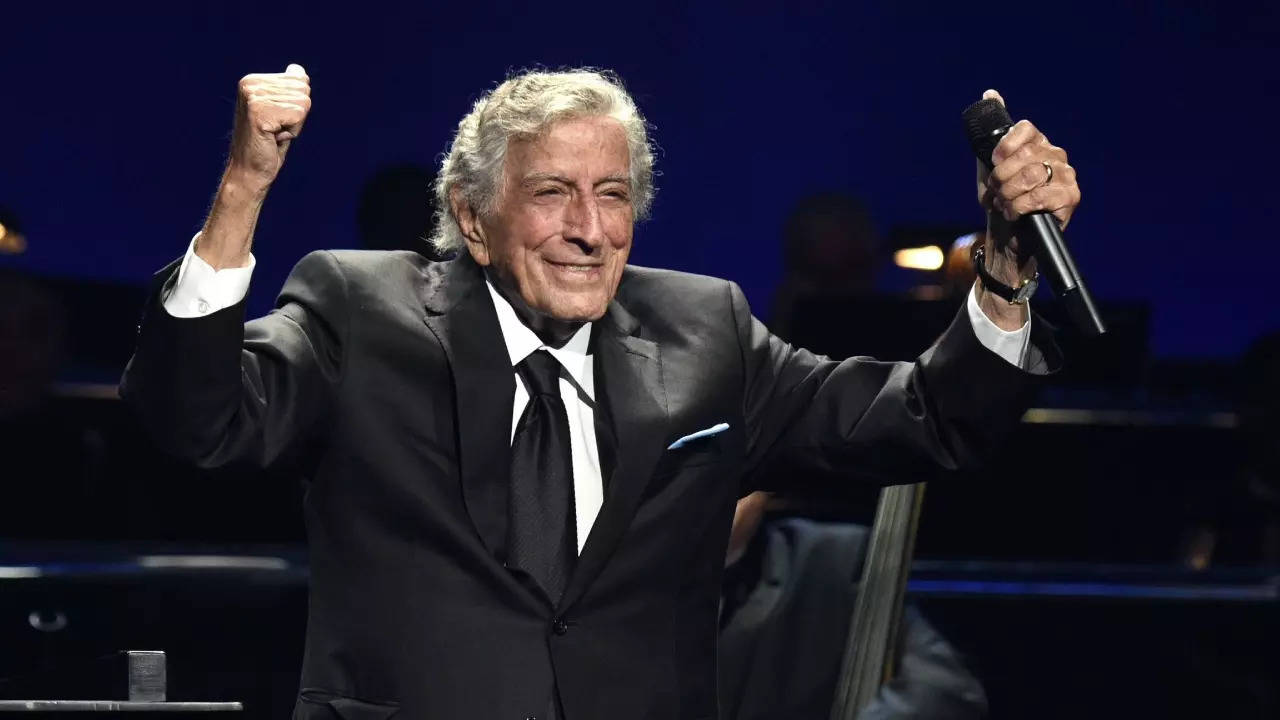 Tony Bennett, Renowned Master Pop Vocalist, Dies At 96, Hollywood News ...