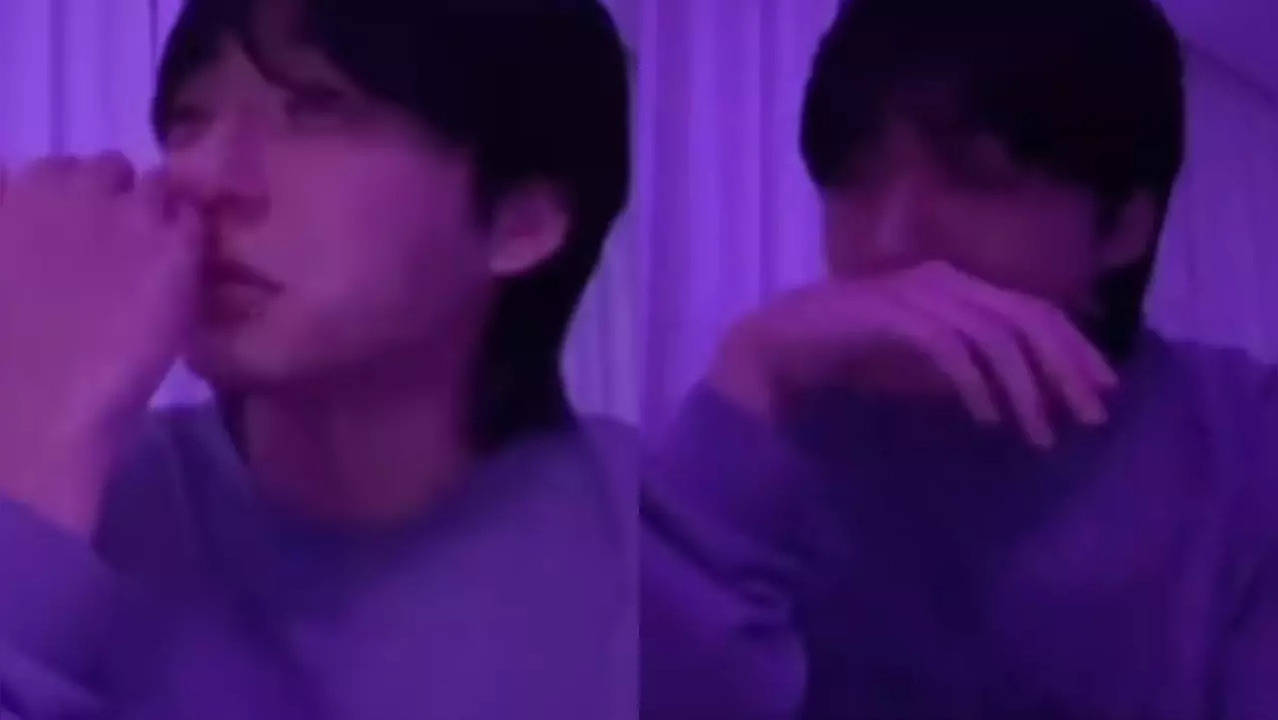 BTS' Jungkook Breaks Down During LIVE Session. Details inside (Image Credits: Twitter)