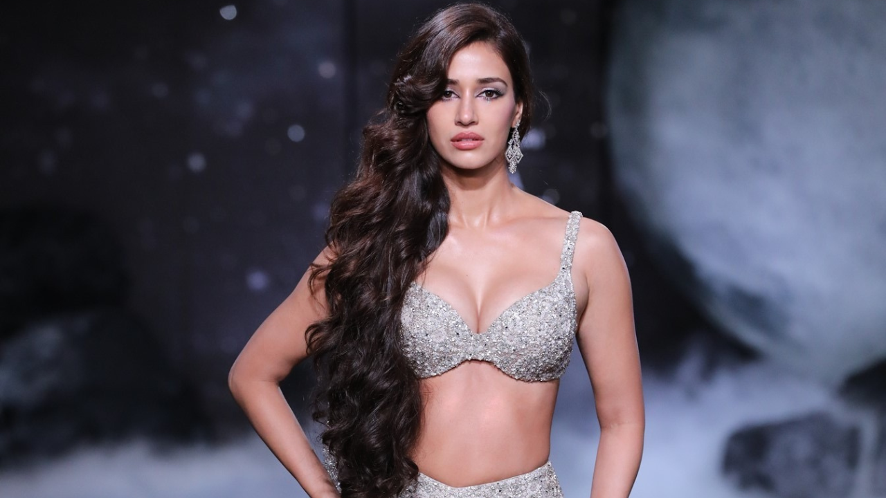 India Couture Week 2023 Day 7 Dolly J's MoonInspired Shimmery