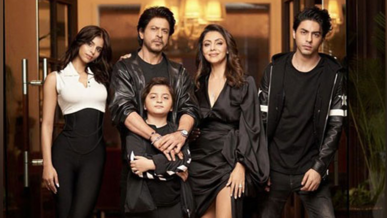 Shah Rukh Khan Lauds Gauri For Teaching Dignity To Kids But Takes Credit For Suhana’s Dimples