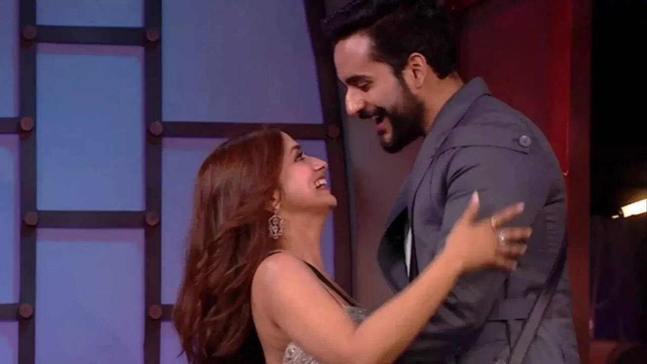 Photo leaked from Abhishek Malhan and Jiya Shankar's upcoming song ...