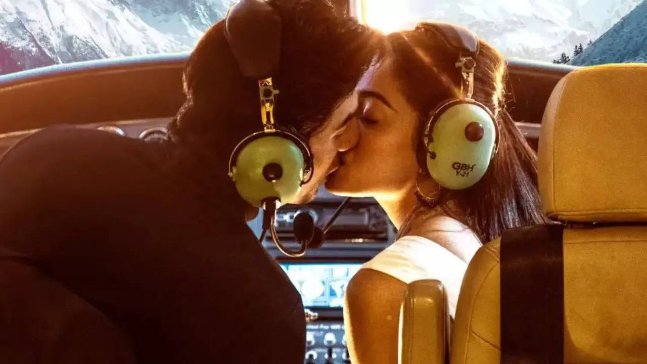 Animal Song Hua Main Out: Ranbir Kapoor, Rashmika Mandanna Paint The Town Red In Romantic Track. WATCH