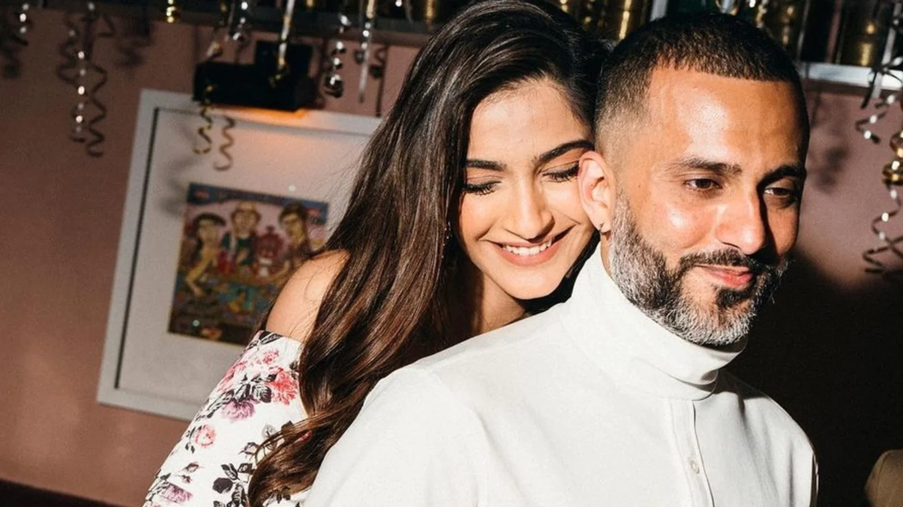 Sonam Kapoor, Anand Ahuja Send Legal Notice