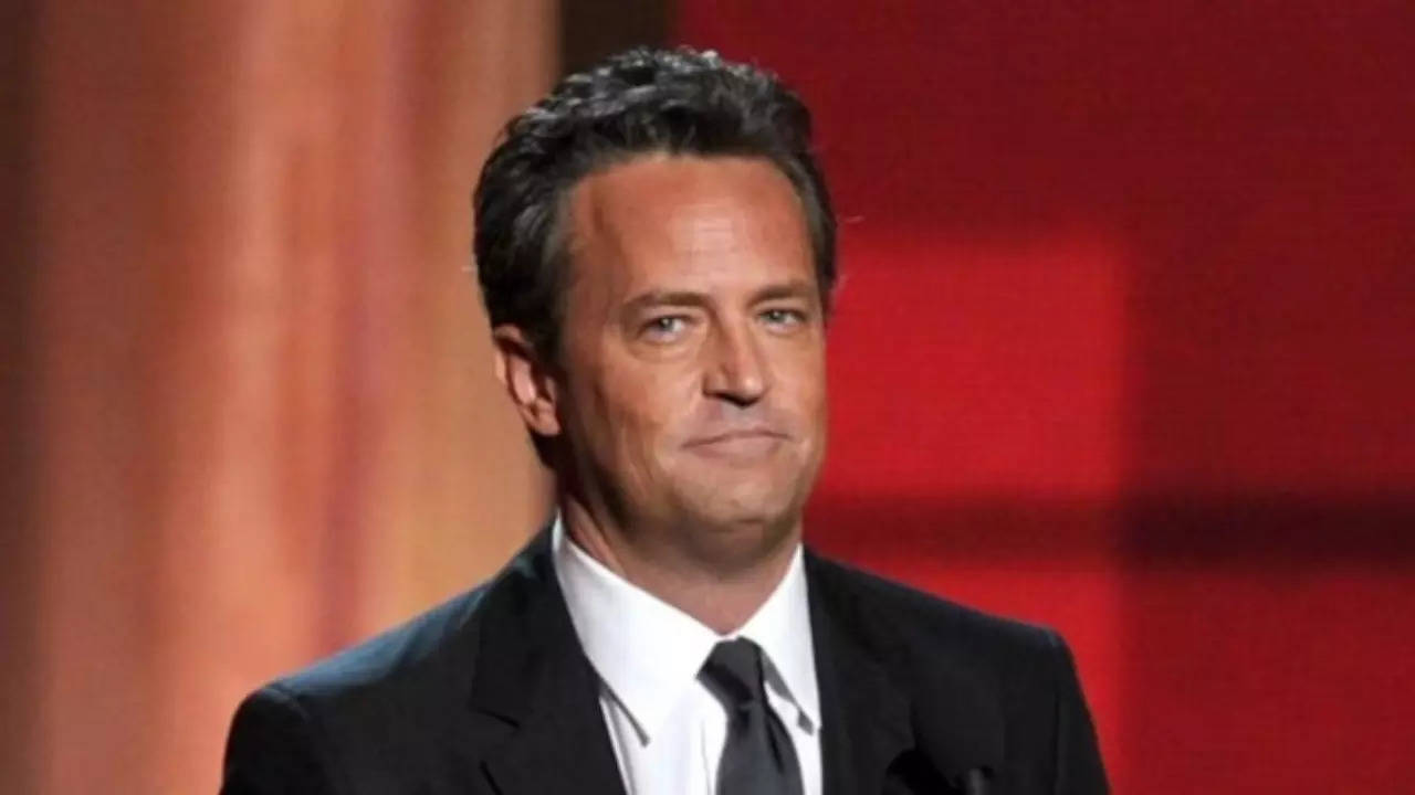 Matthew Perry Death News: Friends Star's Demise Leaves Fans Heartbroken, Netizens Say 'You Will Be Missed'