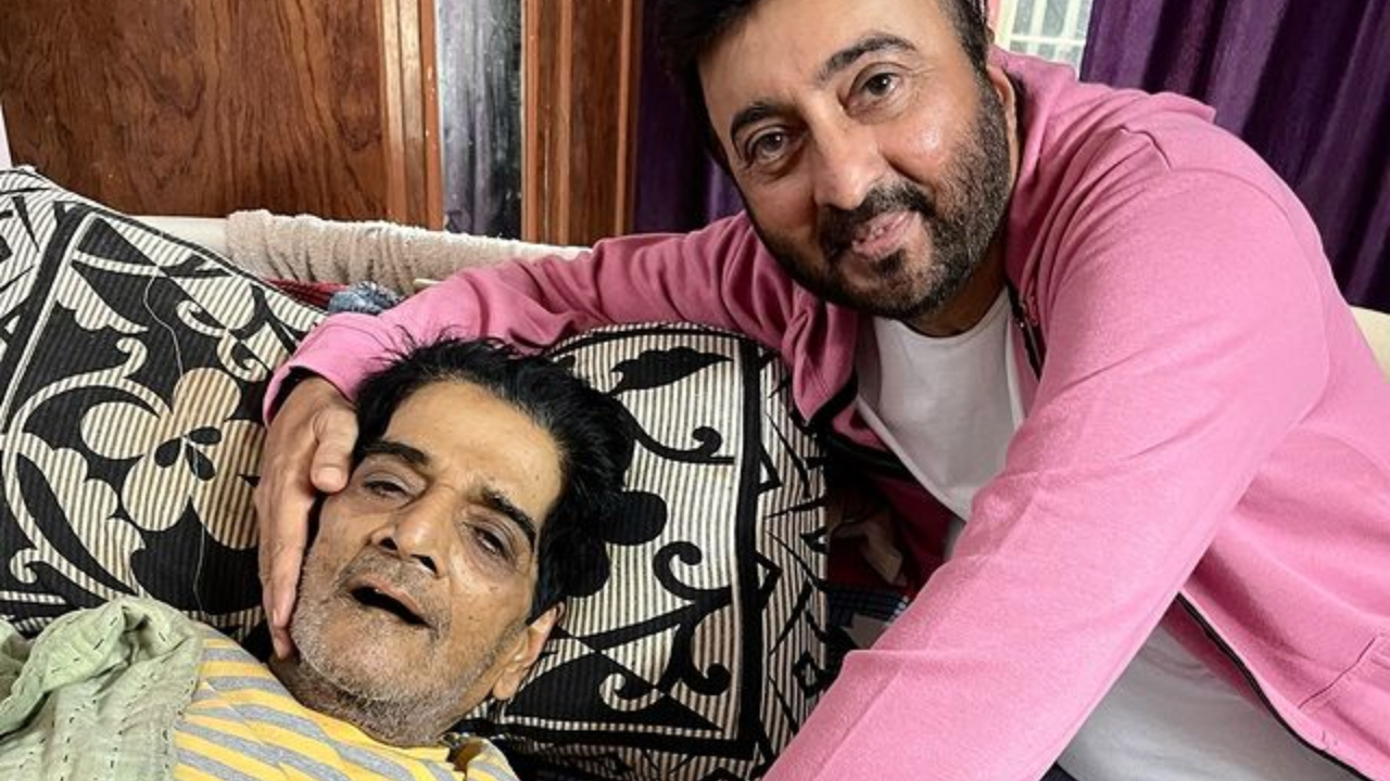 Master Raju Meets Actor Junior Mehmood, Extends Support As He Battles Stomach Cancer