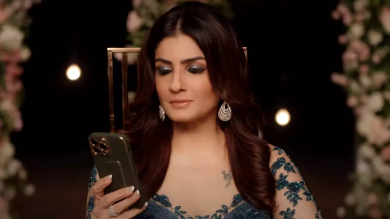 Raveena Tandon Headlines New Series Karmma Calling, To Premiere On Republic Day