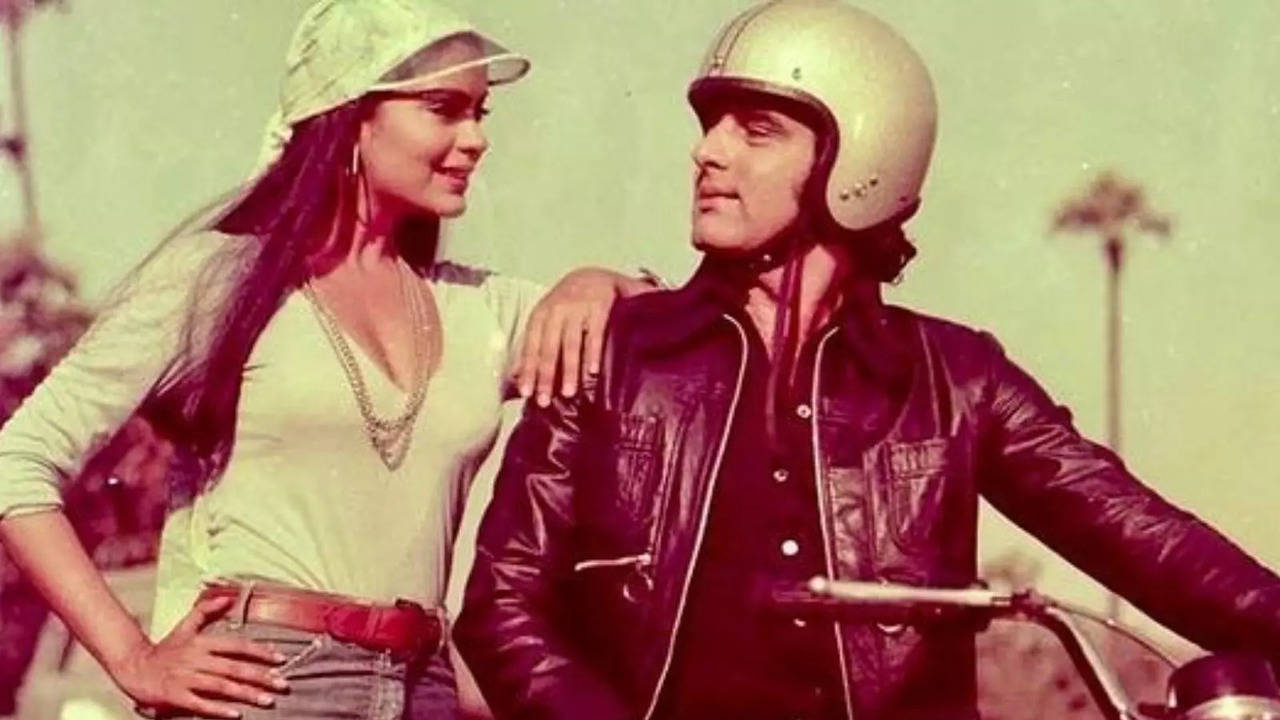 Zeenat Aman Reveals Feroz Khan Docked Her Pay For Arriving Late On Film Set, Calls Him 'Rizz'