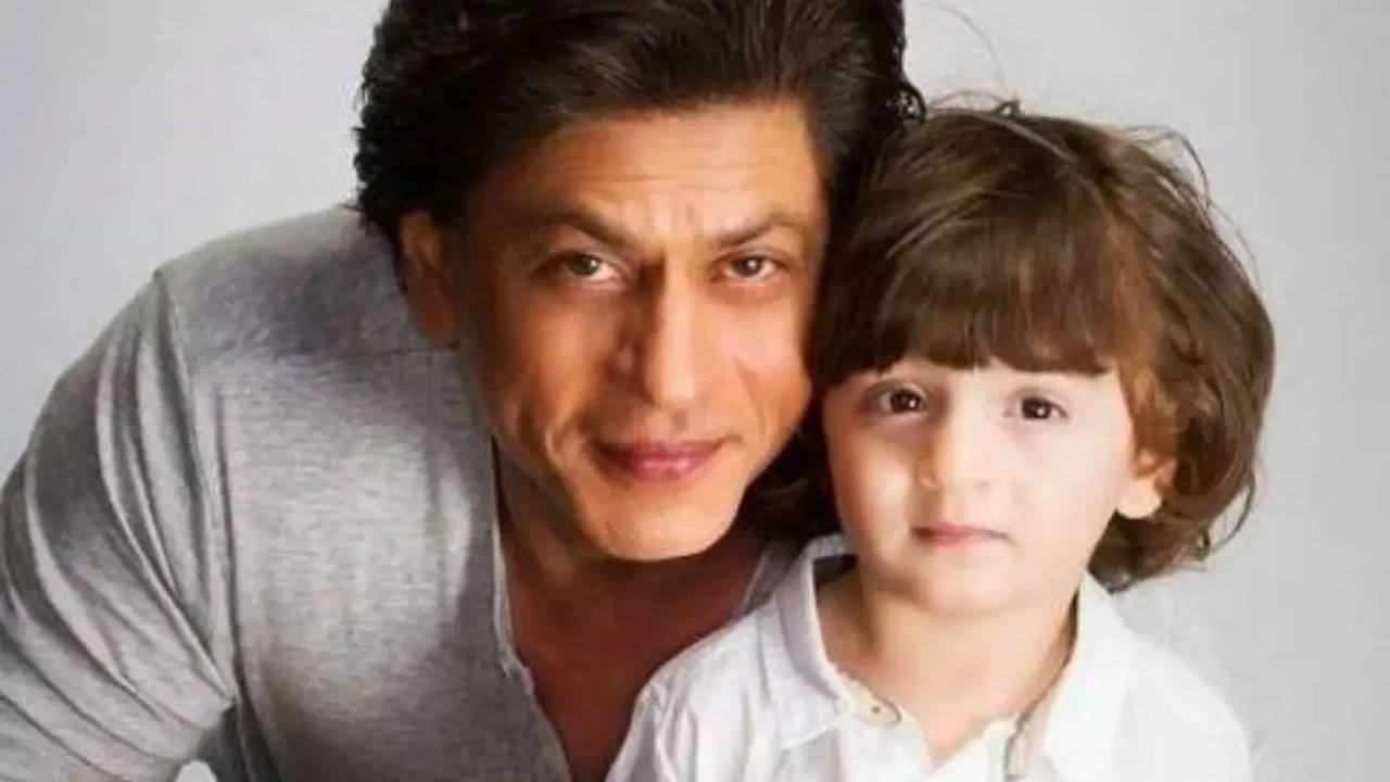 WATCH: Shah Rukh Khan And AbRam Spotted Playing Football On Mannat ...